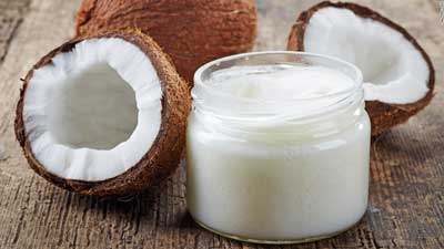 Los beneficios de usar aceite de coco en tu rutina diaria de belleza.