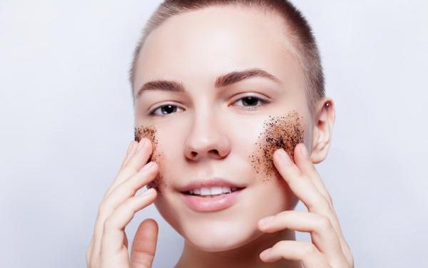 7 recetas de exfoliación caseras, probadas para la exfoliación de la piel
