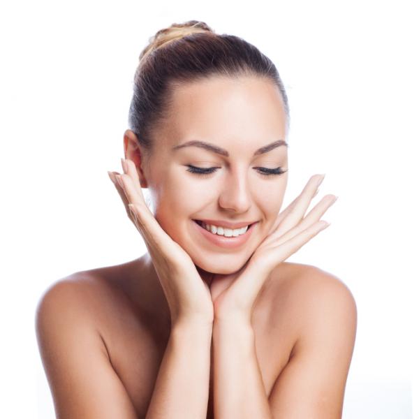 Cómo lavarse la cara para una piel más clara y saludable