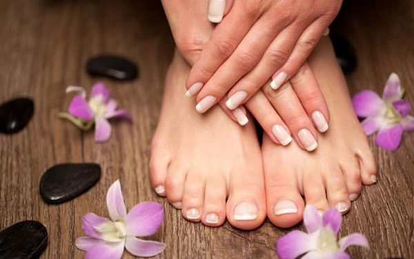 Cómo hacer pedicura en casa con ingredientes naturales