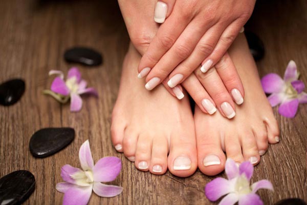 Cómo hacer pedicura en casa con ingredientes naturales